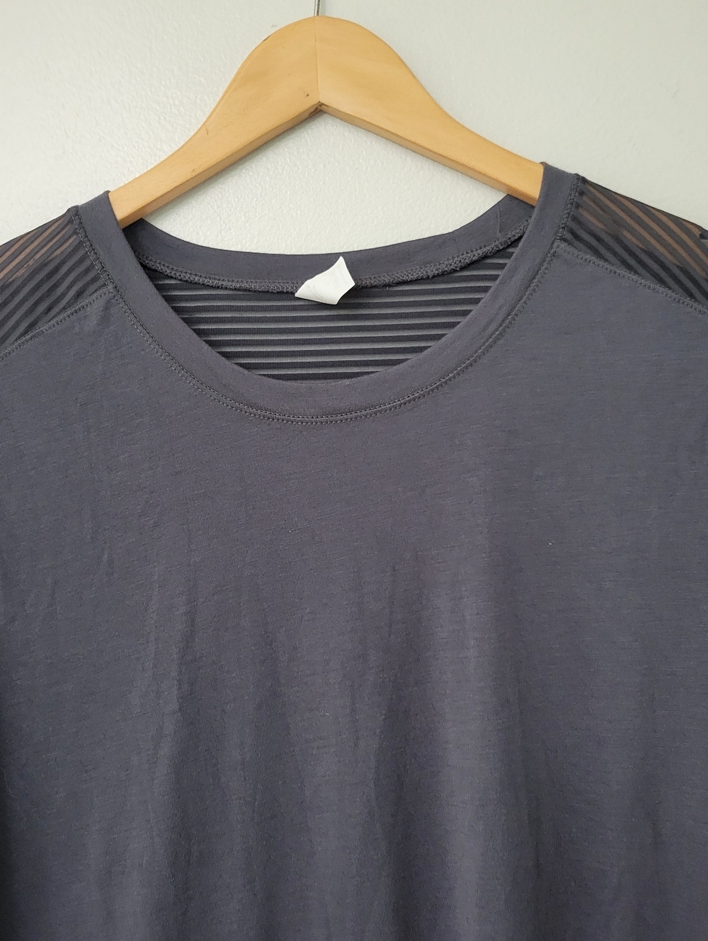 NWT Old Navy Active mesh Back Activewear Casual Gray Tshirt Size Large - Picture 2 of 7